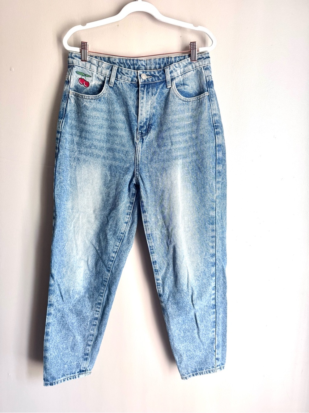 Urbanic Mom Jeans High Rise Cherry Embroidered Size L 30